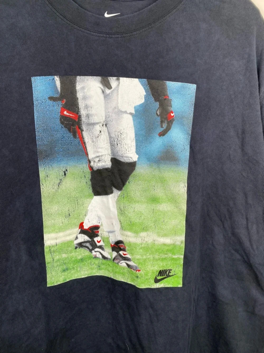 NWT‎ Nike Loose Fit Men's Max90 Football Graphic Tee Medium